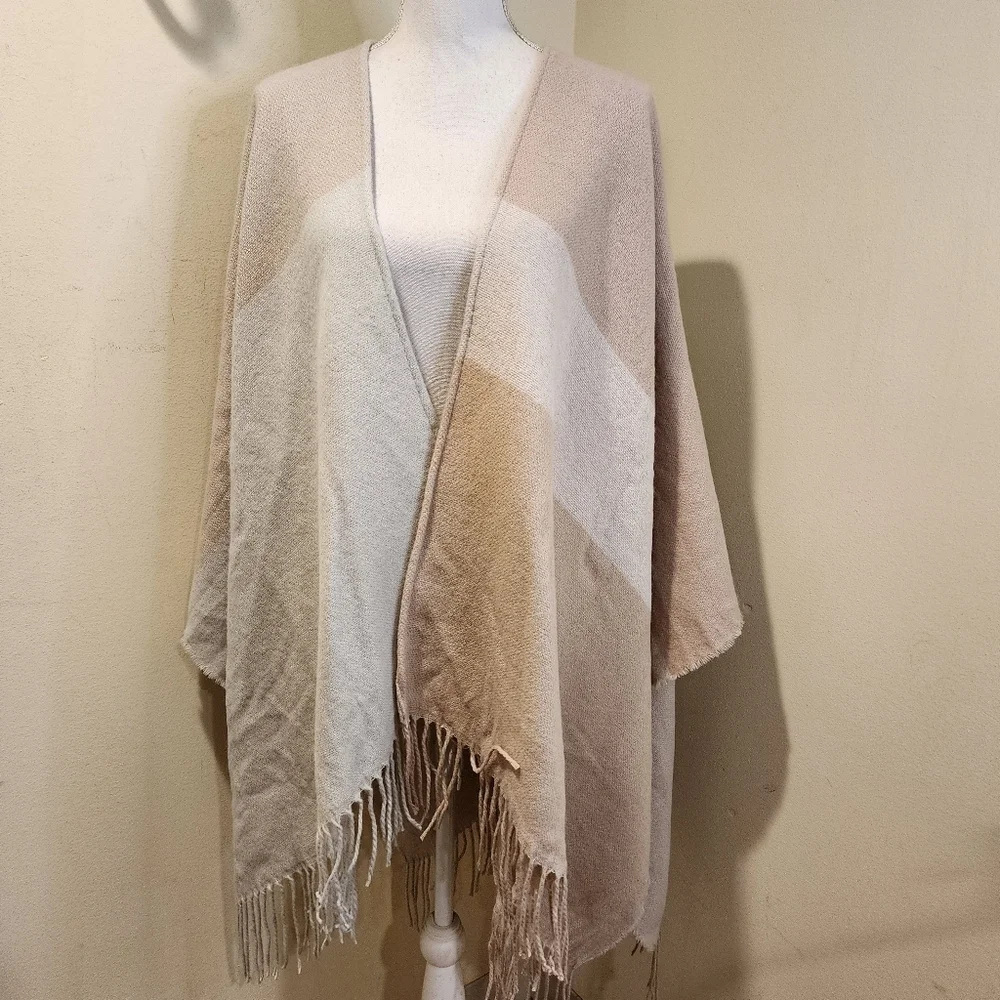 SOIA & KIO Color Block Fringe Poncho